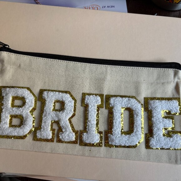 NWOT Bride White Patched Canvas Toiletry Bag - Picture 1 of 1